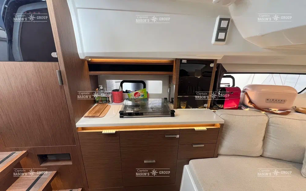 slider 16 Jeanneau Cap Camarat 10.5 WA Cap Camarat 10.5 Wa Serie 2