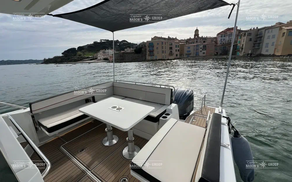 slider 6 Jeanneau Cap Camarat 10.5 WA Cap Camarat 10.5 Wa Serie 2