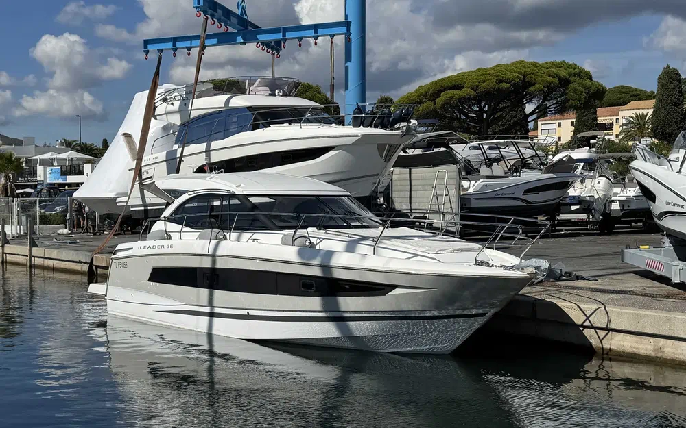 slider 0 Jeanneau Leader 36