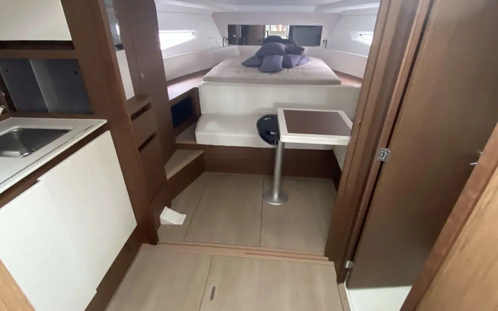 slider 2 Jeanneau Leader 36