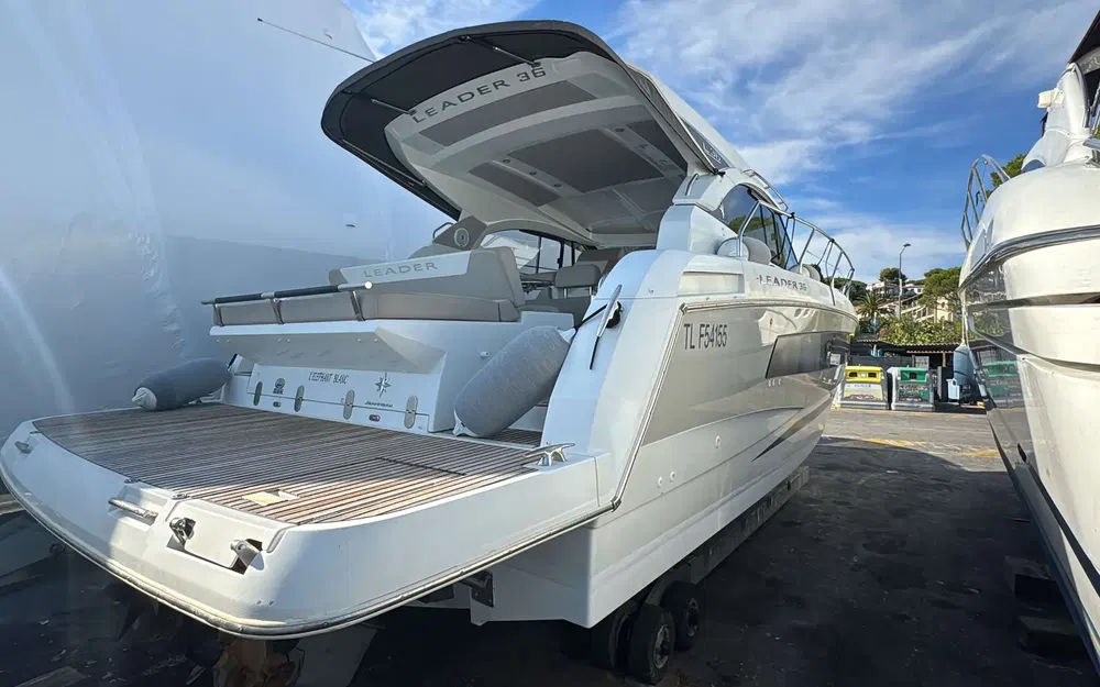 slider 7 Jeanneau Leader 36