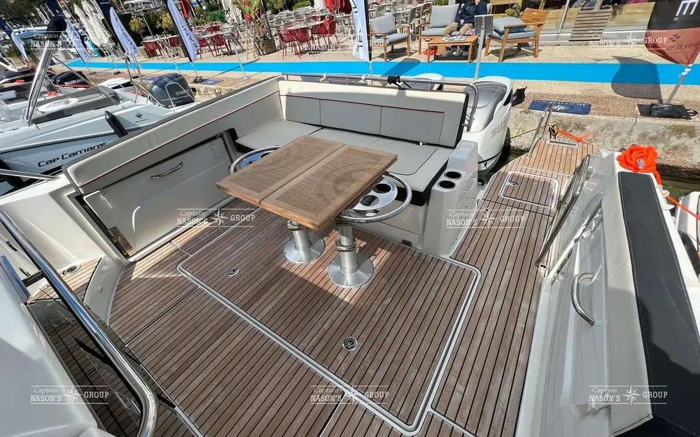 slider 11 Jeanneau Cap Camarat 10.5 WA Cap Camarat 10.5 Wa Serie 2