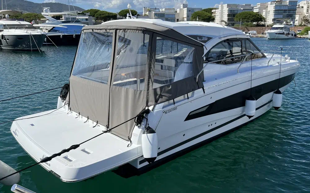 slider 0 Jeanneau Leader 36