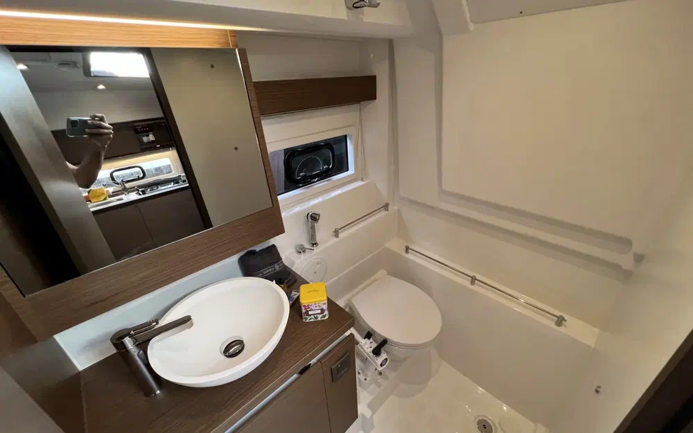 slider 12 Jeanneau Leader 36