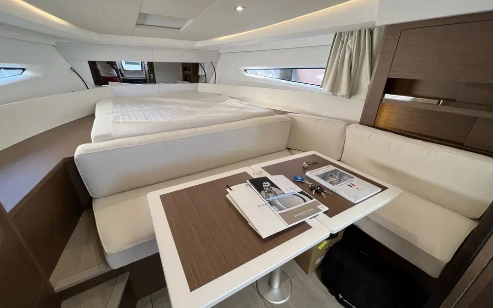 slider 8 Jeanneau Leader 36