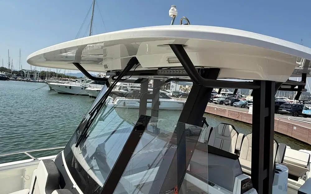 slider 11 Jeanneau Cap Camarat 10.5 CC