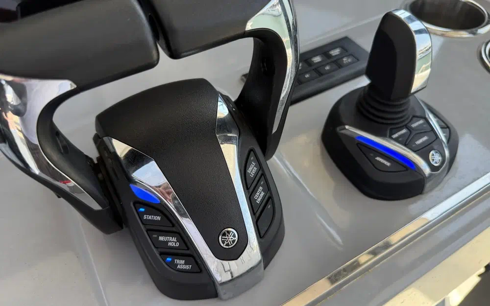 slider 17 Jeanneau Cap Camarat 10.5 CC