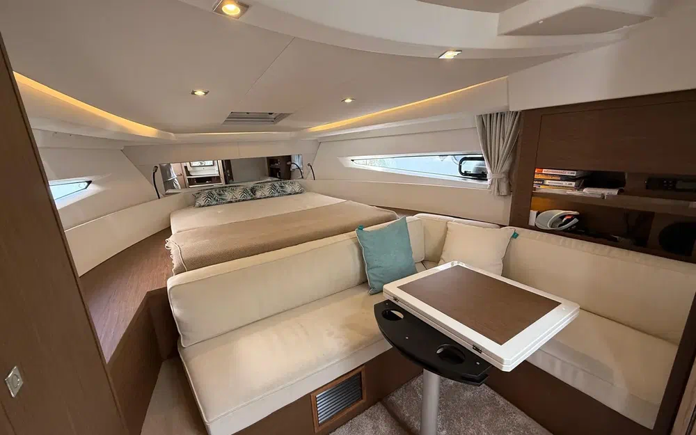 slider 11 Jeanneau Leader 36