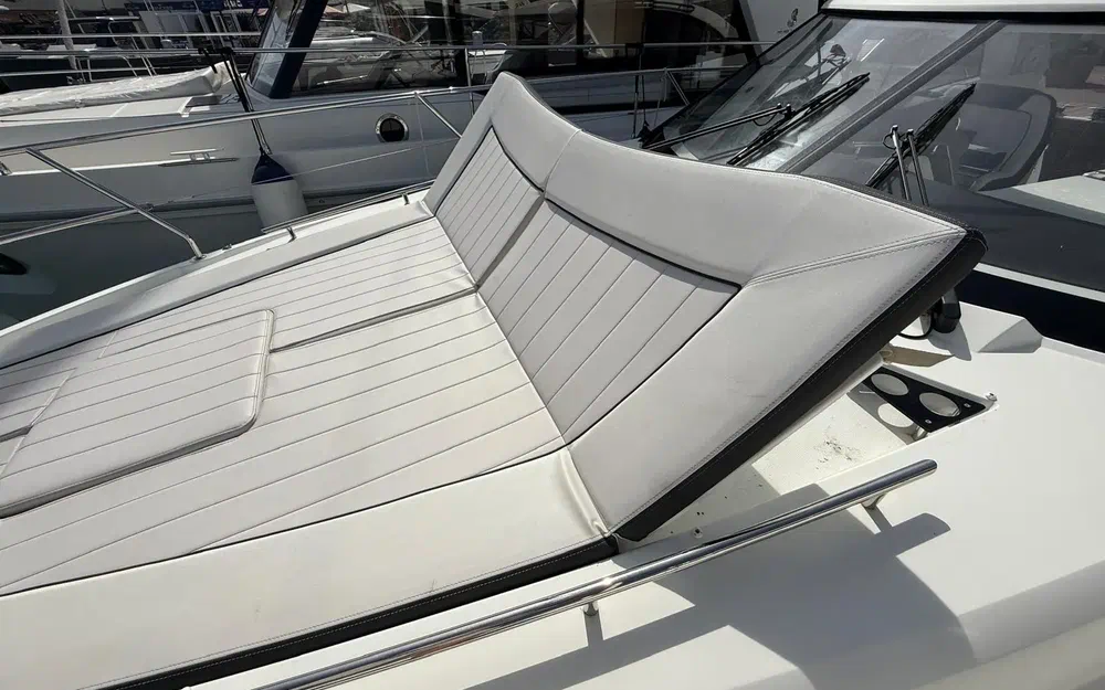slider 8 Jeanneau Leader 36