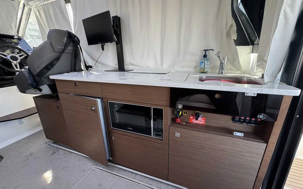 slider 2 Jeanneau Merry Fisher 1095