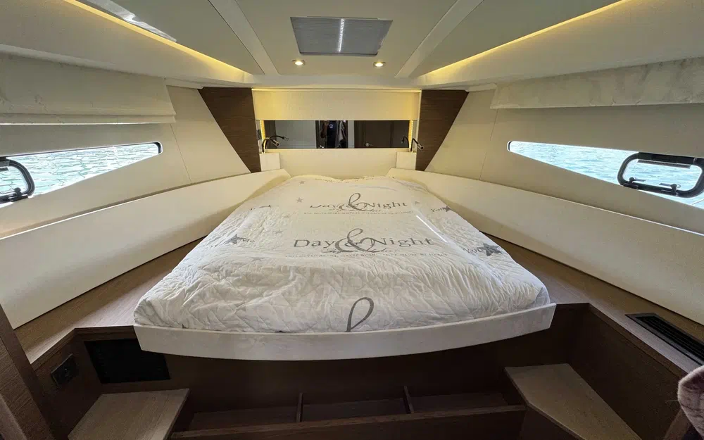 slider 8 Jeanneau Leader 40