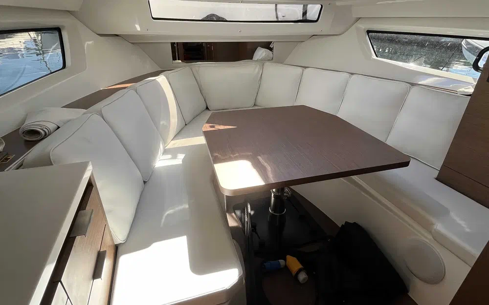 slider 12 Jeanneau Cap Camarat 10.5 WA Cap Camarat 10.5 Wa Serie 2