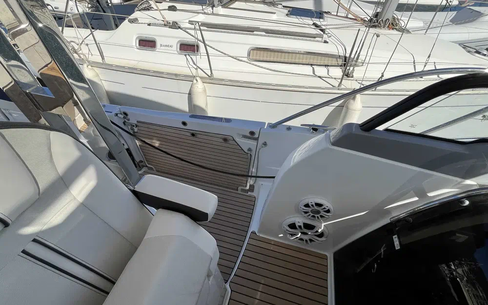 slider 5 Jeanneau Cap Camarat 10.5 WA Cap Camarat 10.5 Wa Serie 2