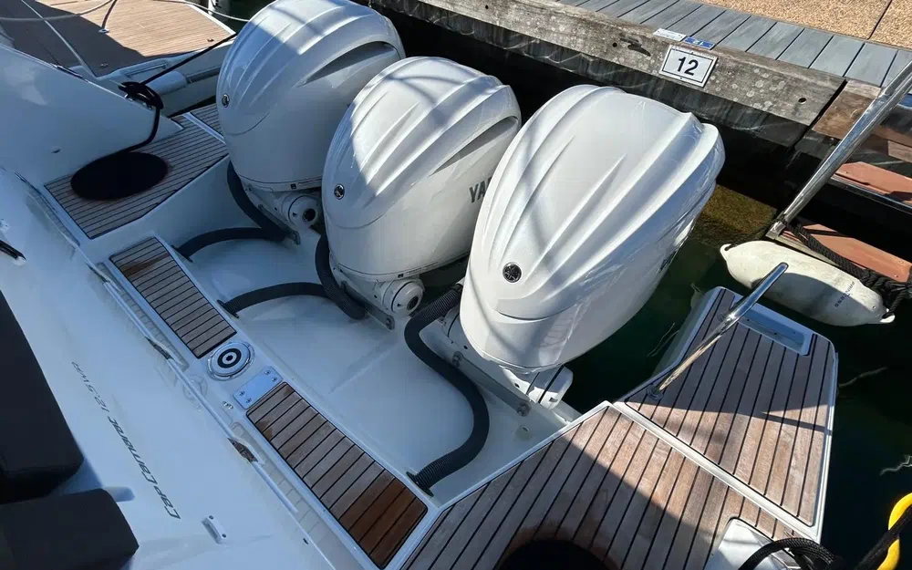 slider 3 Jeanneau Cap Camarat 12.5 WA