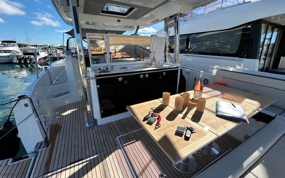 slider 4 Jeanneau Cap Camarat 12.5 WA