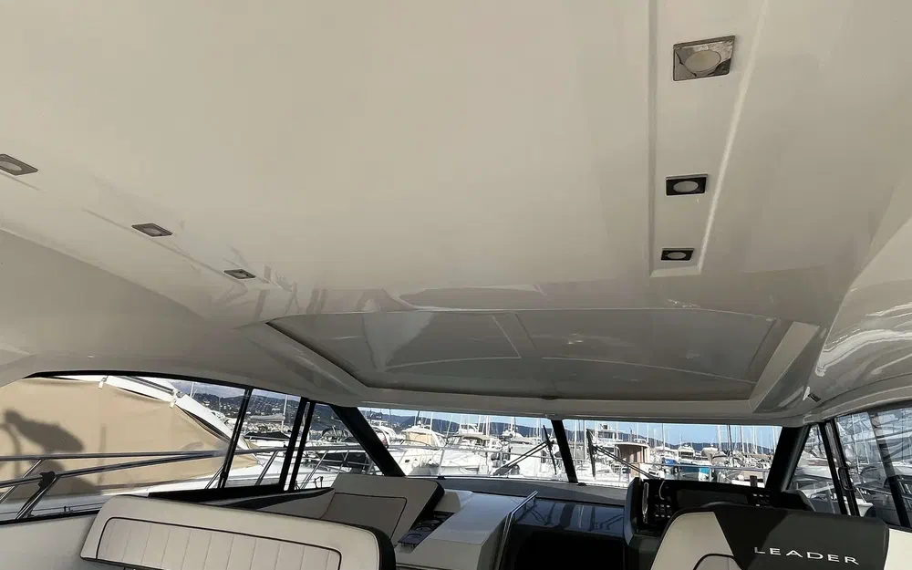 slider 9 Jeanneau Leader 40