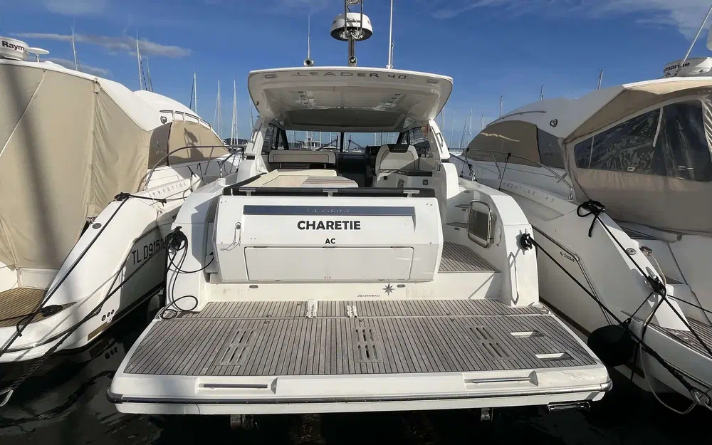 slider 1 Jeanneau Leader 40