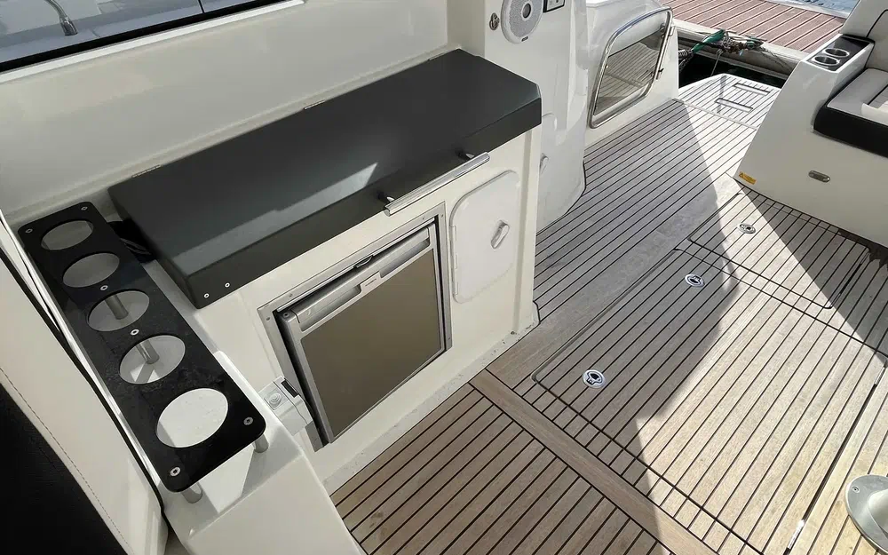 slider 4 Jeanneau Leader 40