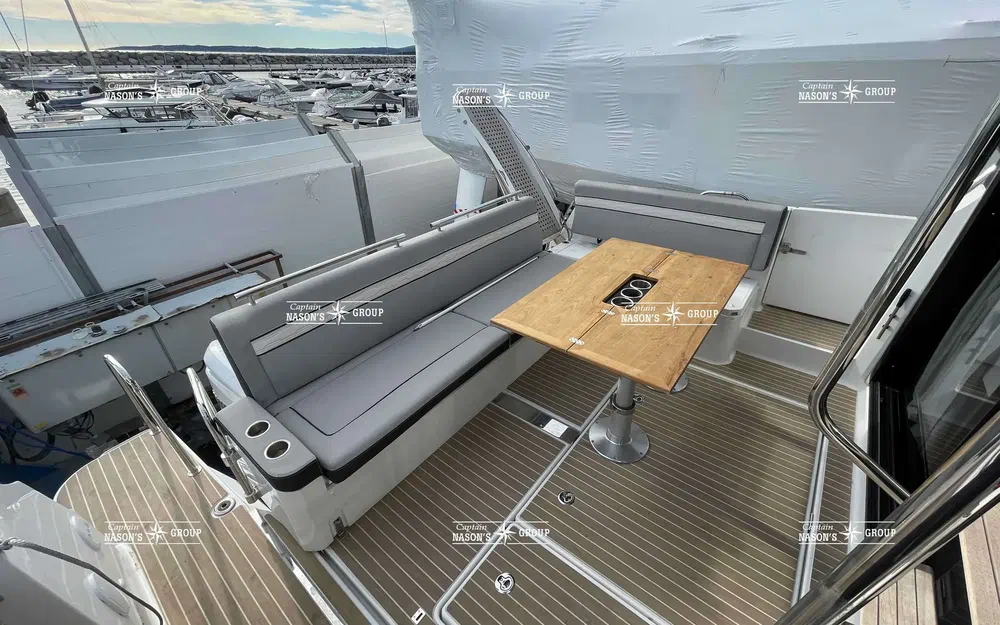 slider 2 Jeanneau Merry Fisher 1295 Fly