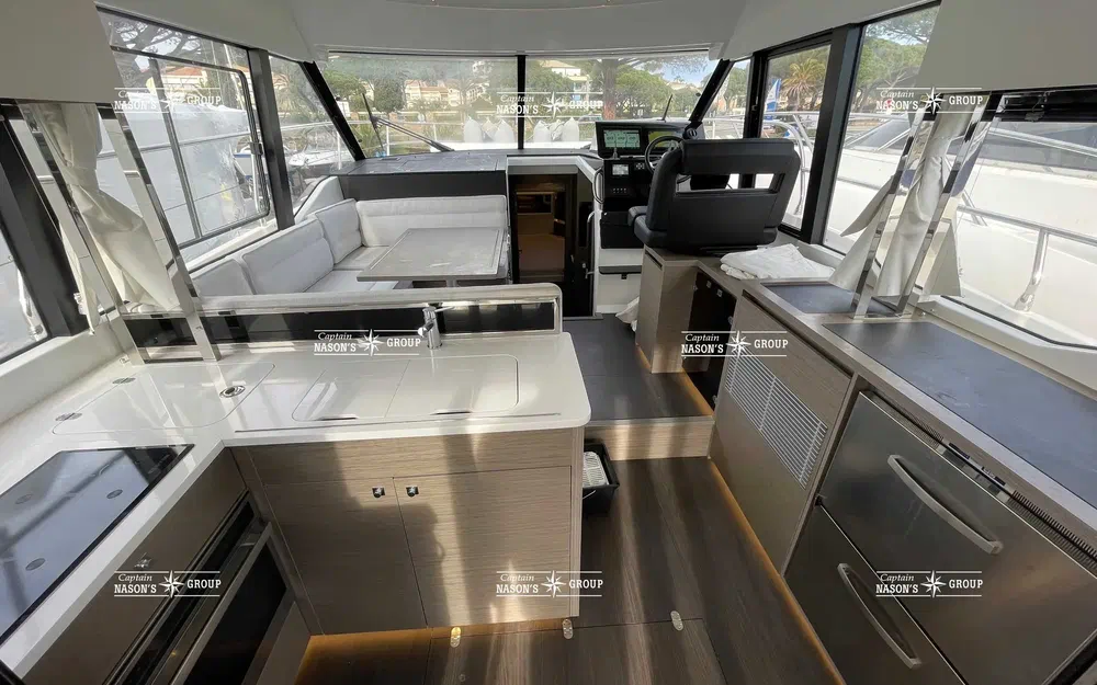 slider 4 Jeanneau Merry Fisher 1295 Fly