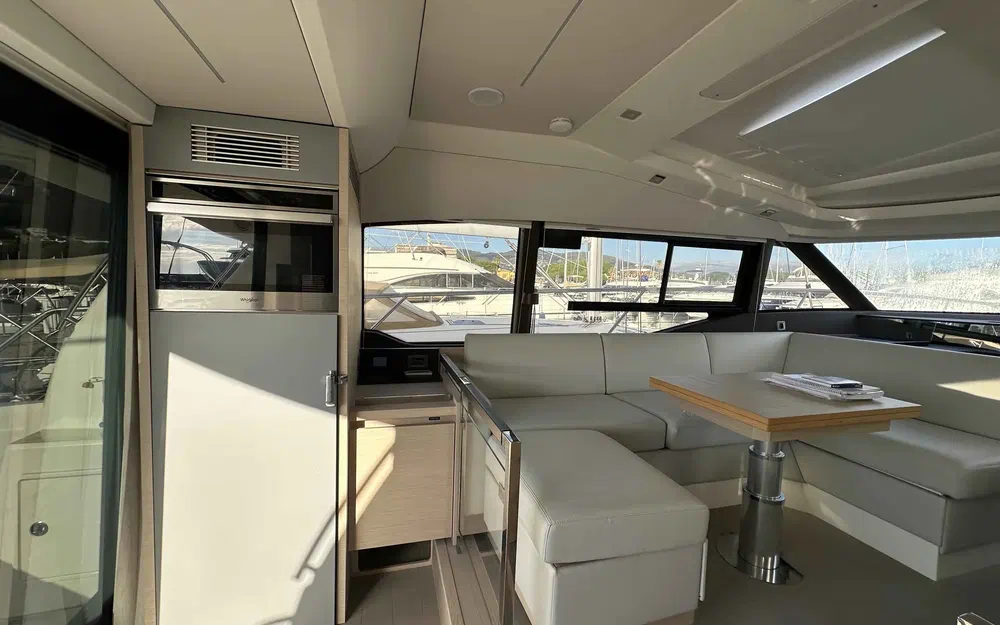 slider 14 Prestige Yachts 460 Fly