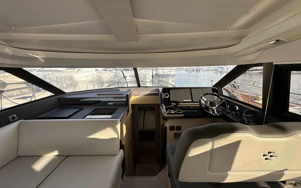 slider 17 Prestige Yachts 460 Fly
