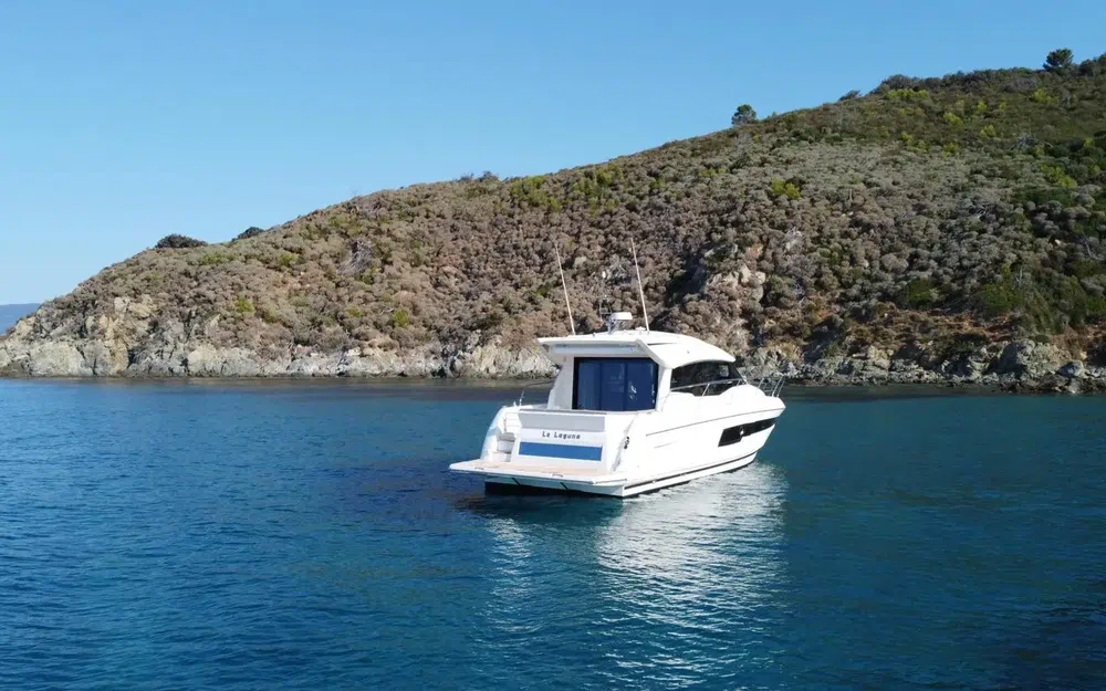 slider 1 Prestige Yachts 460 Fly