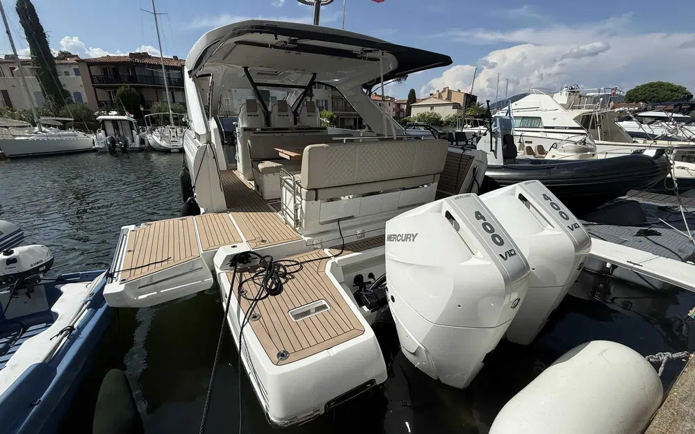 slider 0 Jeanneau DB 37