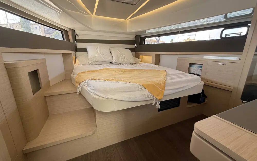 slider 1 Jeanneau DB 37