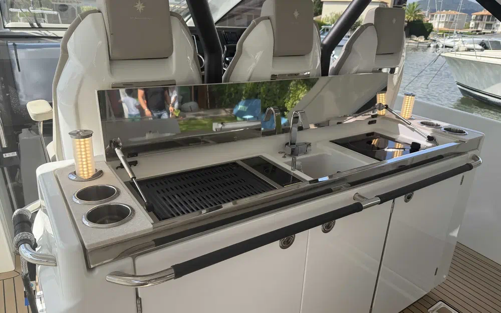 slider 4 Jeanneau DB 37