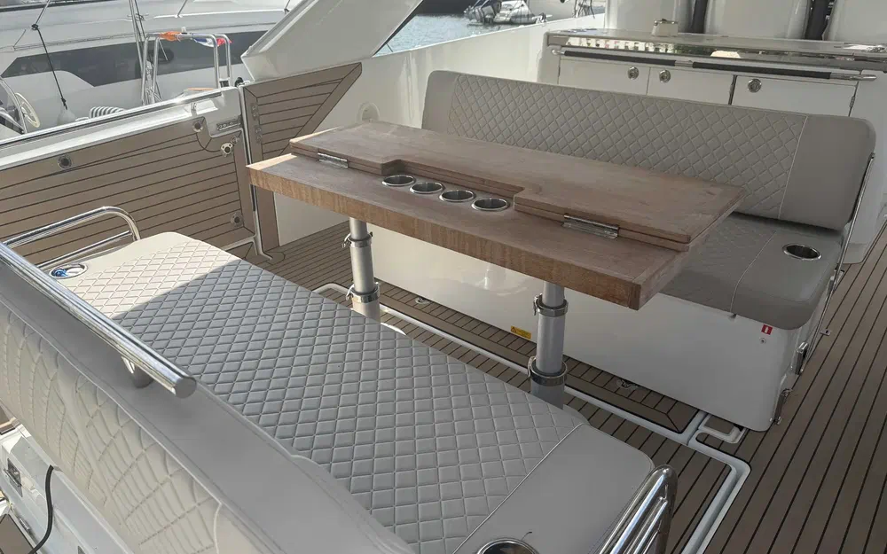 slider 7 Jeanneau DB 37