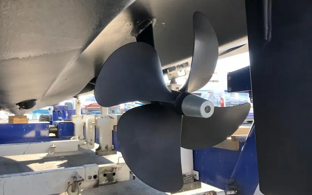 slider 4 Prestige Yachts 420 Fly