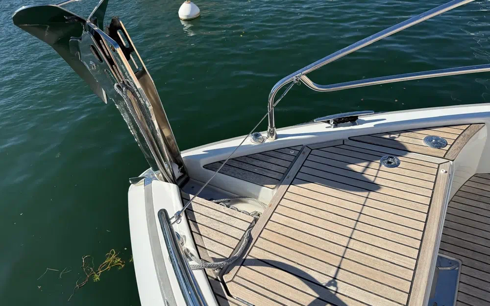 slider 9 Jeanneau DB 43