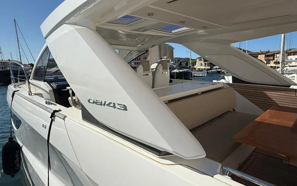 slider 10 Jeanneau DB 43