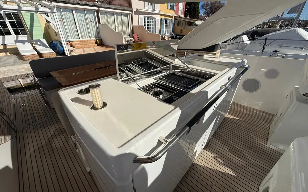 slider 11 Jeanneau DB 43