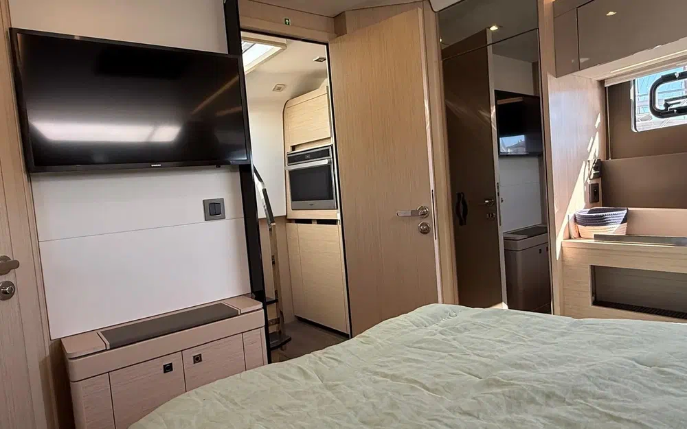 slider 5 Jeanneau DB 43