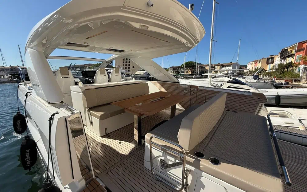 slider 6 Jeanneau DB 43