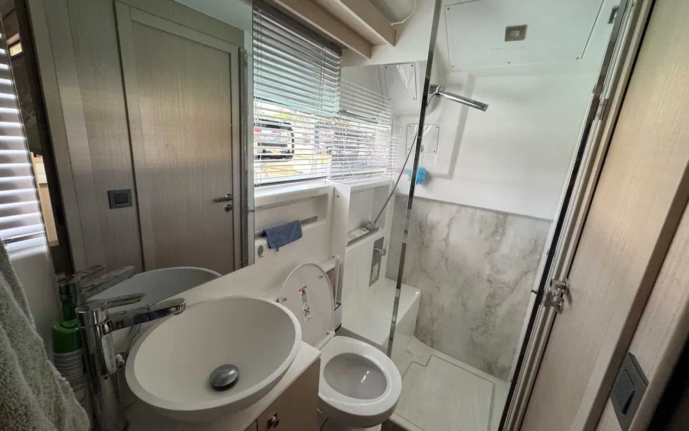 slider 11 Jeanneau DB 43