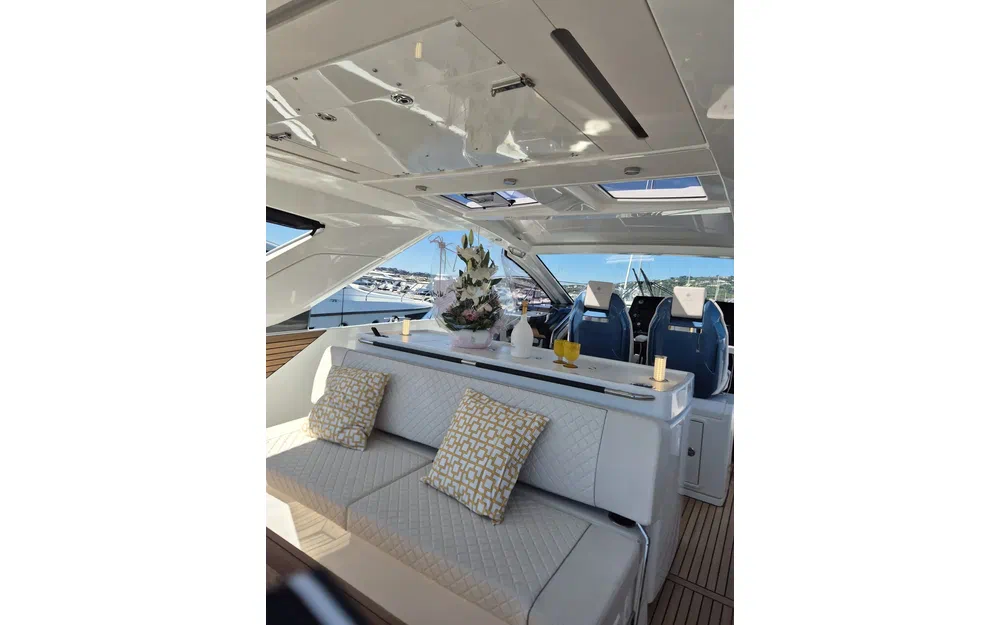 slider 1 Jeanneau DB 43