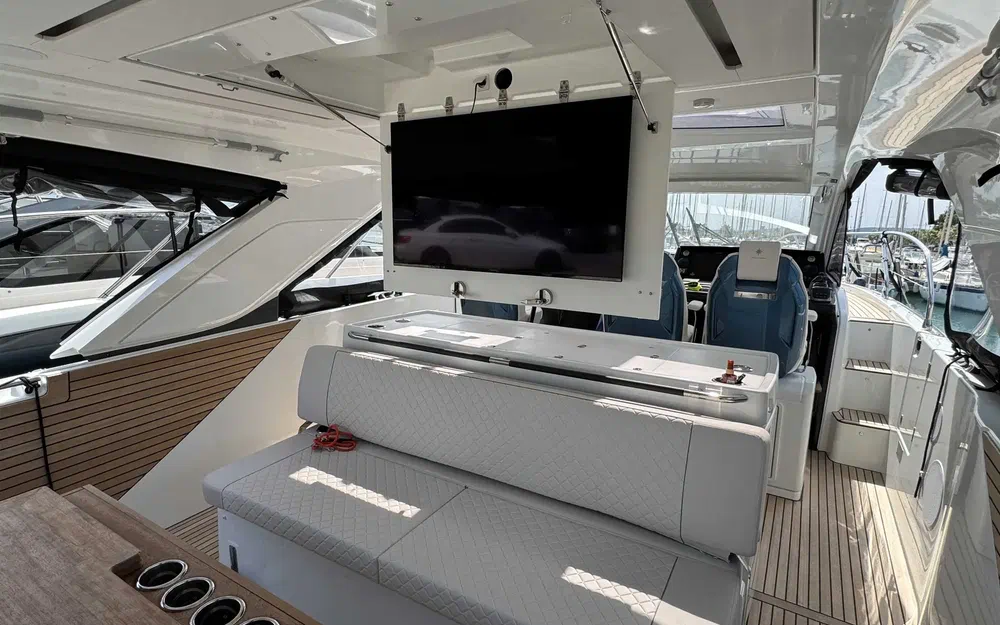 slider 5 Jeanneau DB 43