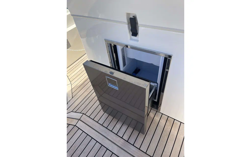 slider 8 Nuova Jolly Prince 33 CC