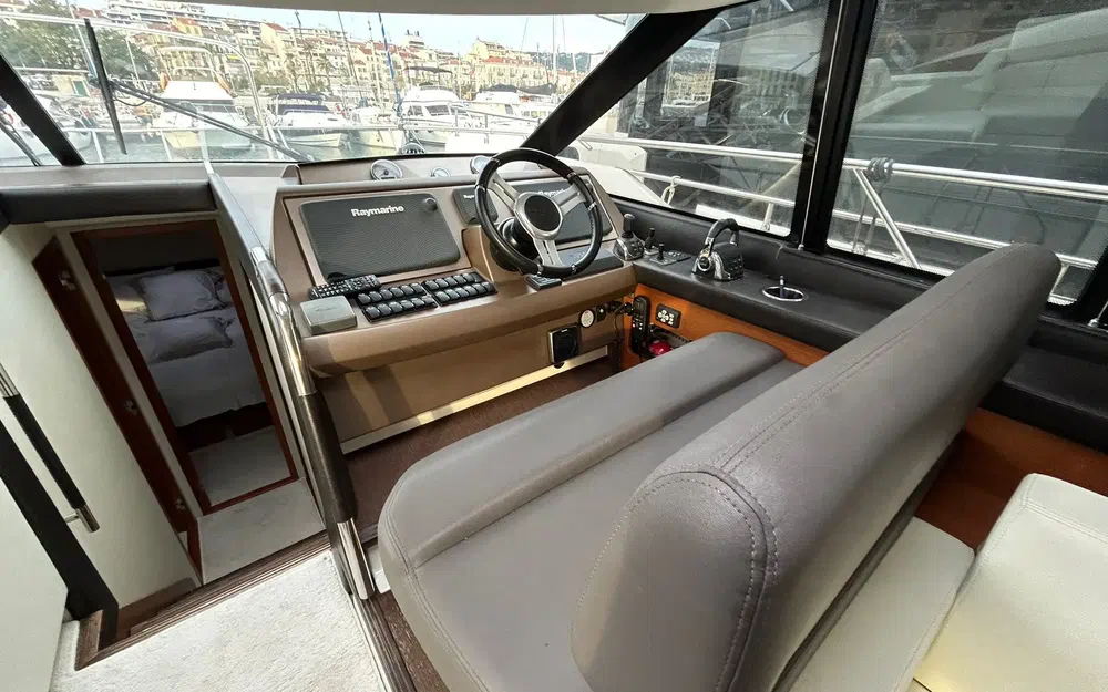 slider 3 Prestige Yachts 500 S