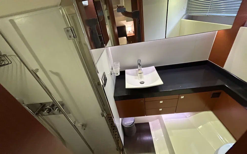 slider 14 Prestige Yachts 500 Fly