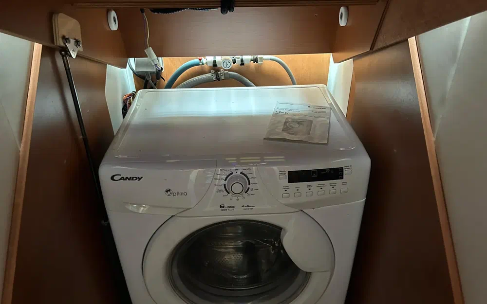 slider 18 Prestige Yachts 500 Fly