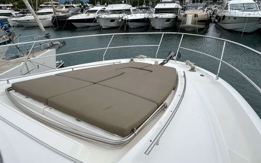 slider 3 Prestige Yachts 500 Fly