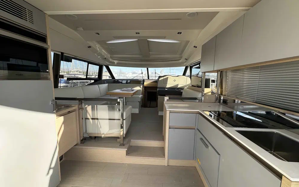slider 11 Prestige Yachts 460 Fly