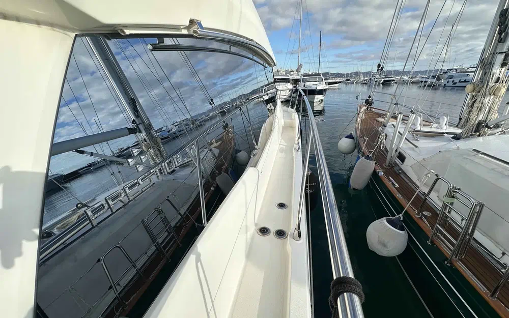 slider 6 Prestige Yachts 460 Fly