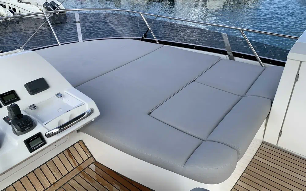 slider 13 Prestige Yachts 460 Fly