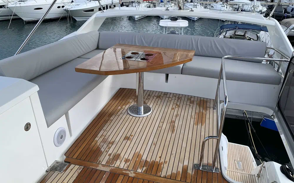 slider 16 Prestige Yachts 460 Fly