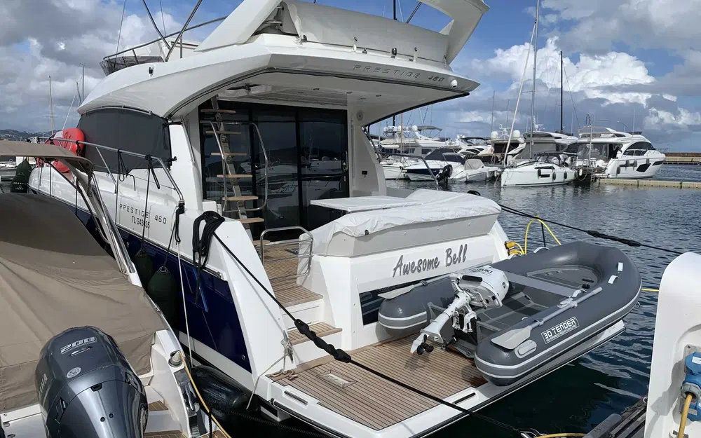 slider 3 Prestige Yachts 460 Fly